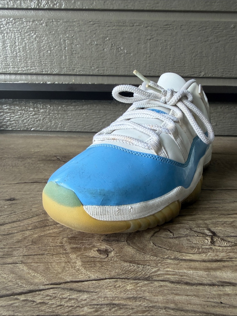 Jordan Low-Top Sneakers in White and Light Blue with Yellow Sole size 9.5